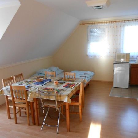 Kustanygyongye Vendeghaz Kehidakustany Lägenhet Exteriör bild
